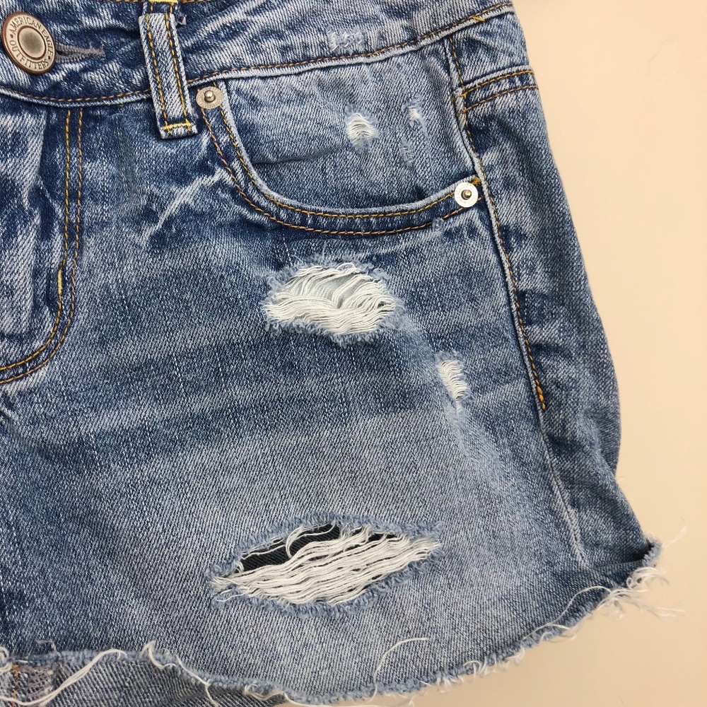 ❌SOLD❌American Eagle Distressed Denim Shorts - Picture 3 of 7
